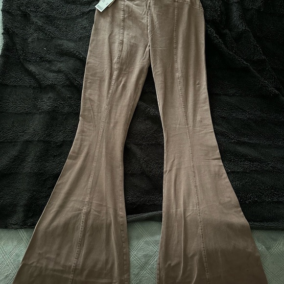 Flare Leg Urban Outfitters Women’s Pant - Picture 3 of 3